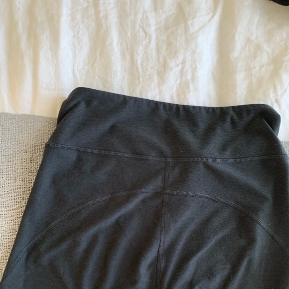 Outdoor Voices 7/8 Navy Leggings - Picture 4 of 5